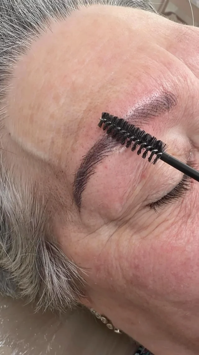 Soft, defined and still completely natural 🩷

These nano brows were all about adding shape and fullness without making them look heavy or overdone.

She was so nervous coming into her appointment, so hearing her say afterwards that it “wasn’t as scary as I thought it would be” made me so happy 

Cosmetic tattooing can sound a little intimidating, but it’s usually nowhere near as scary or painful as people imagine. Most clients are surprised by how comfortable and manageable the appointment actually is.

Fresh brows will always look a little warmer and bolder at first, then soften beautifully as they heal 🥰